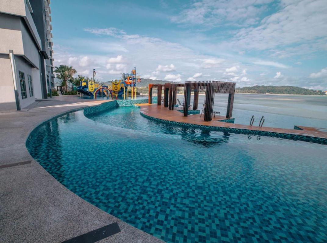 Cozy Seaview Studio At Imperium Residence Tanjung Lumpur Kuantan Esterno foto