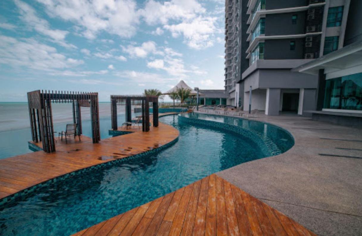 Cozy Seaview Studio At Imperium Residence Tanjung Lumpur Kuantan Esterno foto